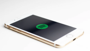 why spotify and other apps crash on ios devices
