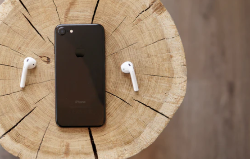 Apple Gets Help From Common Sense Media to Moderate Podcasts for Kids