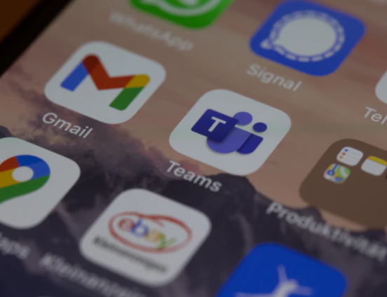 instant messaging app signal down in china