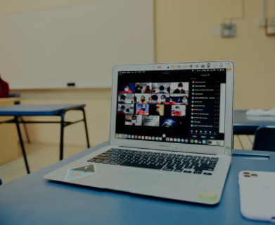 How to Hide and Unhide Yourself on Zoom Meetings